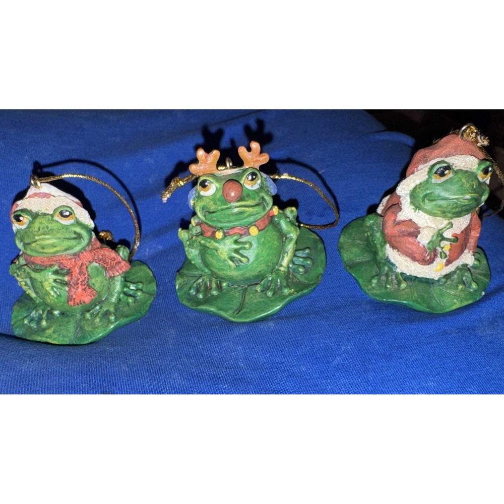 Set 3 Santa Frog Ornaments Lily Pad Reindeer Hat Christmas Figurine Shelf Sitter